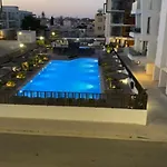 Apartment Fall In Paradise *