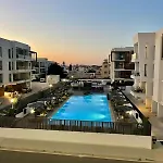 Fall In Paradise Apartment